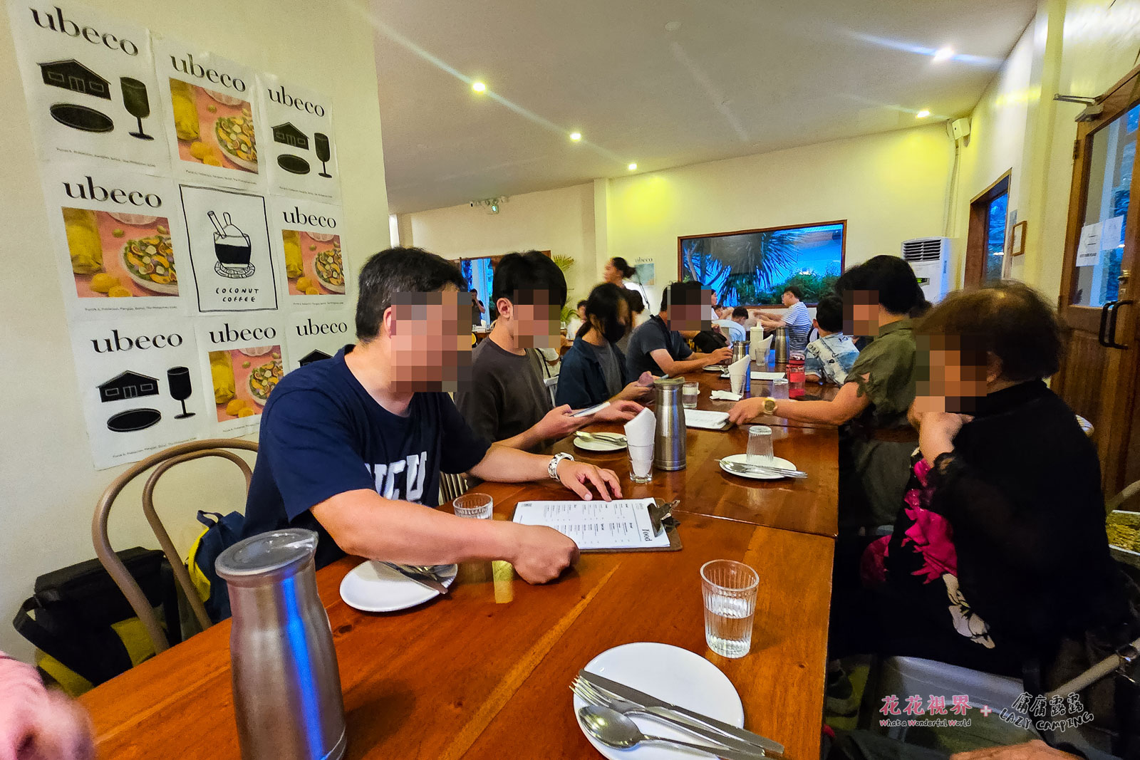 再加上我們角落的這幾張大桌,就是整個用餐區