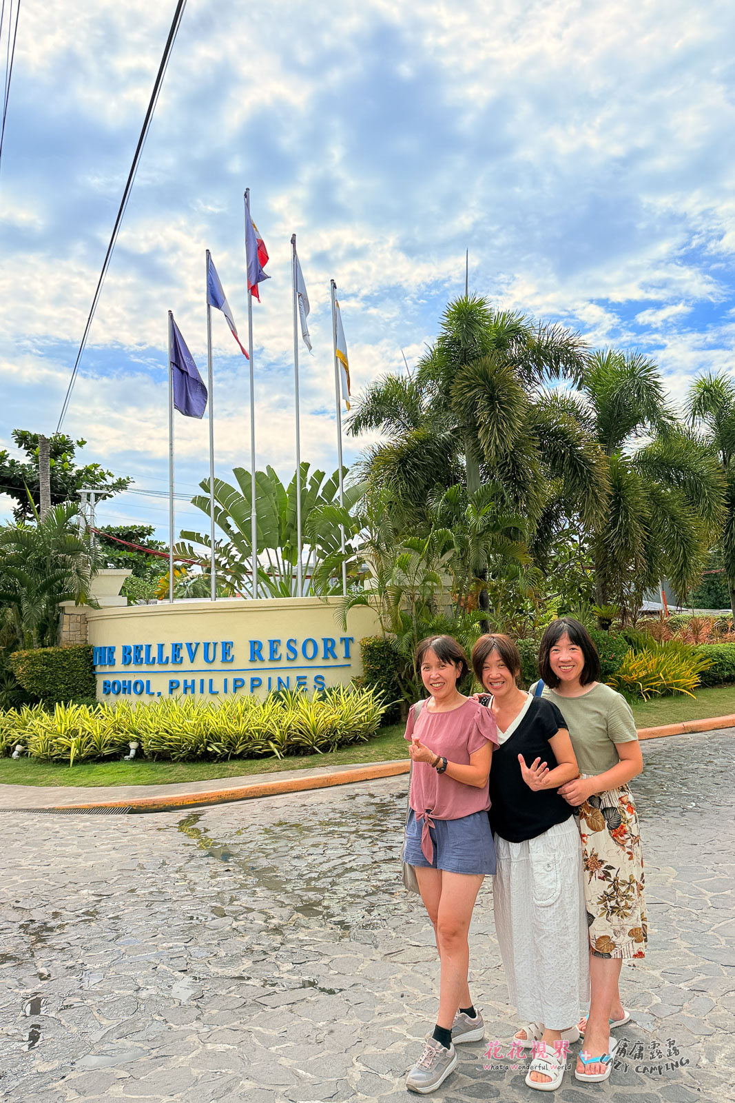 The Bellevue Resort的入口,由三位正咩為大家介紹。