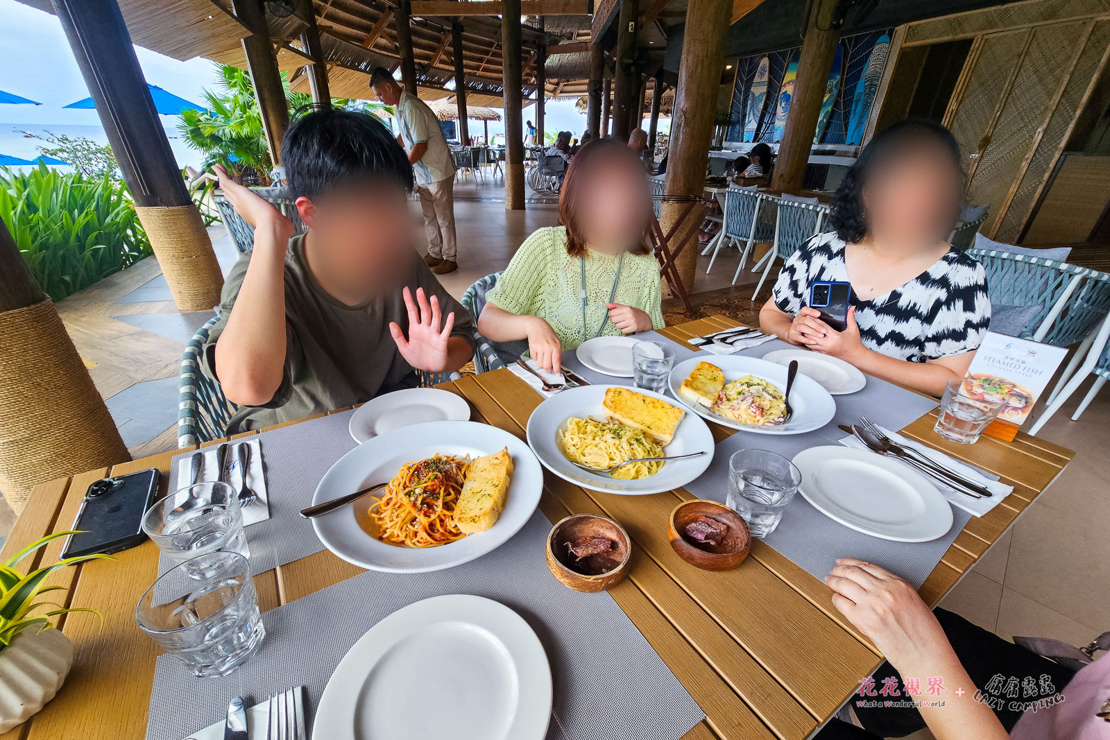 在Marea露天餐廳吃午餐,用完午餐就準備要出發前往機場了。