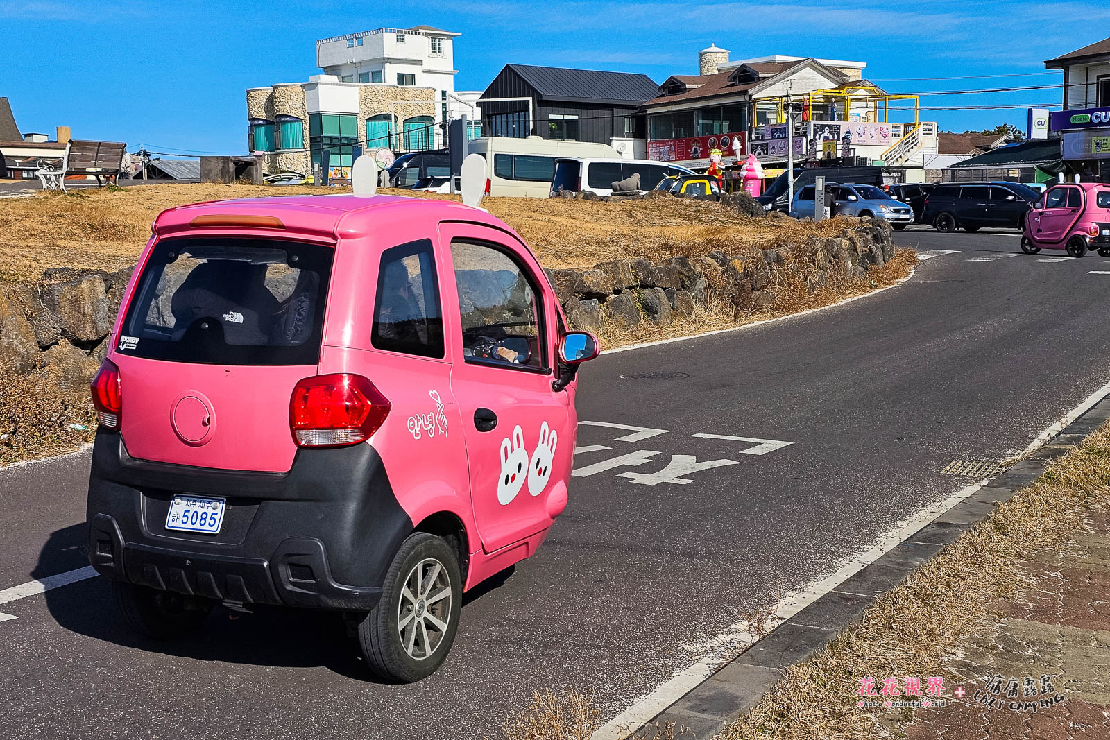 牛島上的三輪摩托車。