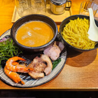 女兒推薦排隊拉麵，隱家拉麵公館店