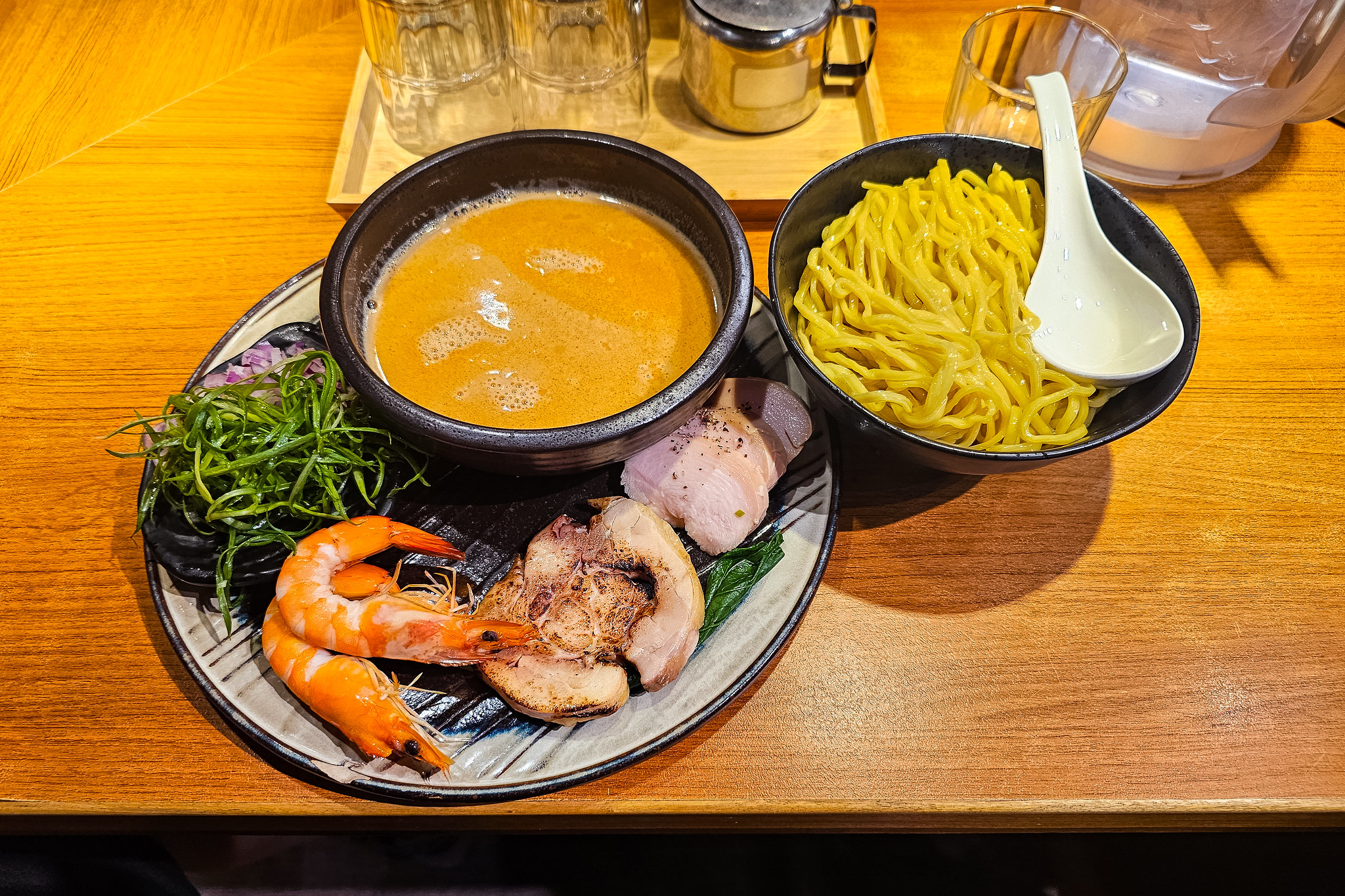 女兒推薦排隊拉麵，隱家拉麵公館店
